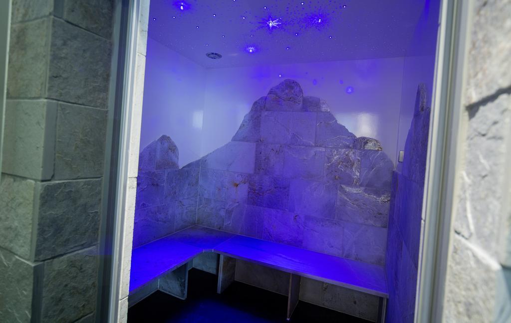 Wellness- Und Schneesporthotel Christiania Saas-Almagell Exterior photo